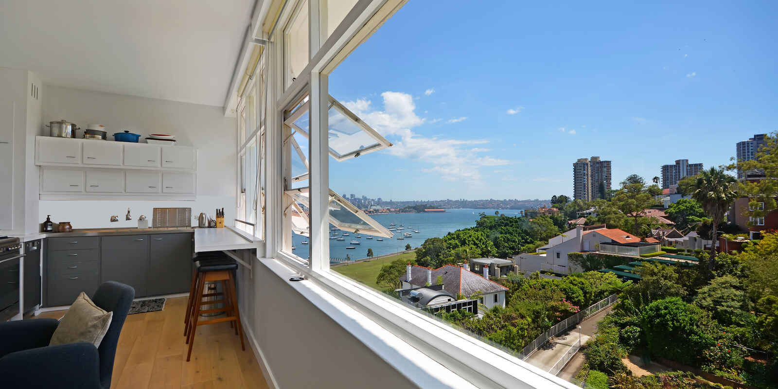 42/11 Yarranabee Road Darling Point