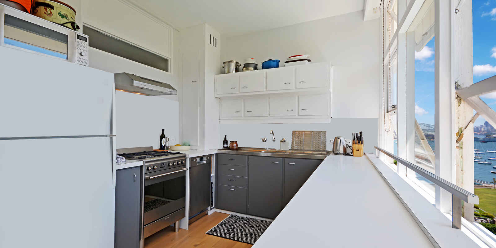 42/11 Yarranabee Road Darling Point