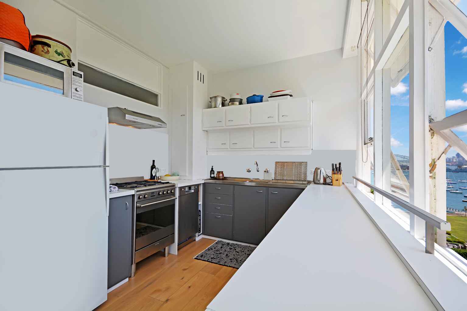 42/11 Yarranabee Road Darling Point