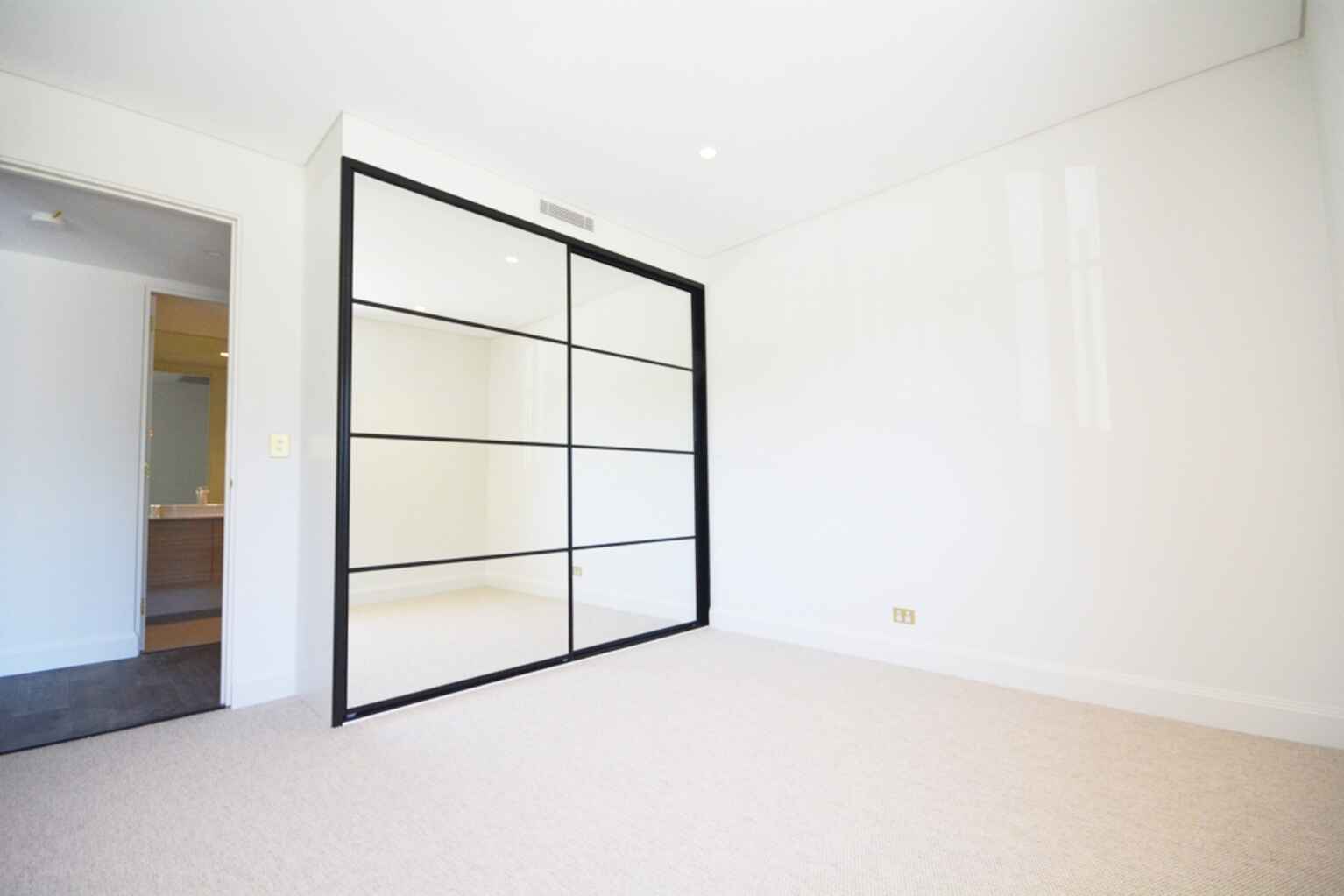 2/403 Old South Head Road North Bondi