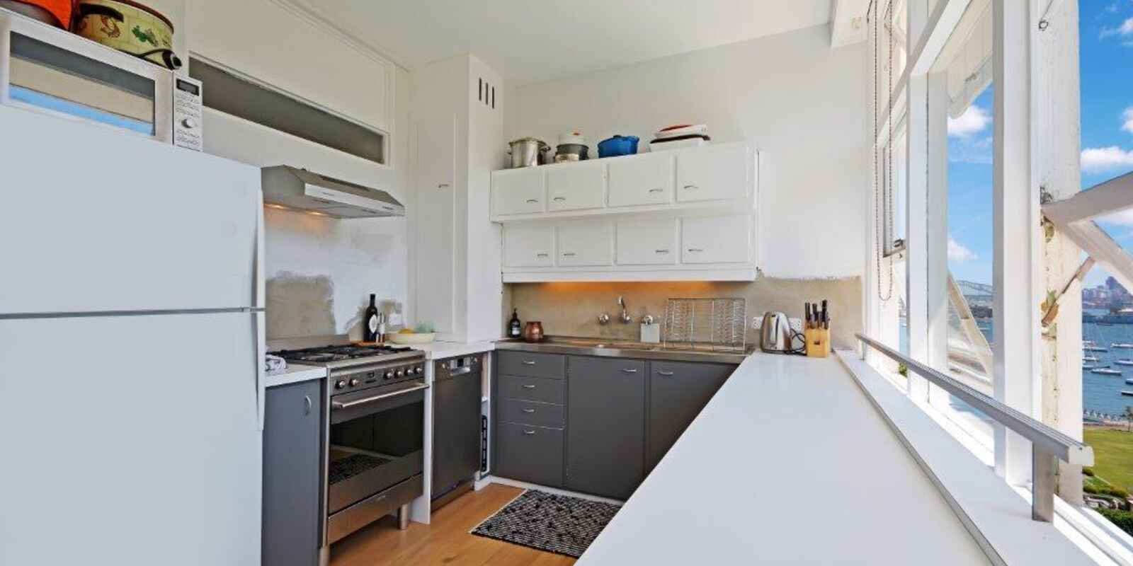 42/11 Yarranabee Road Darling Point