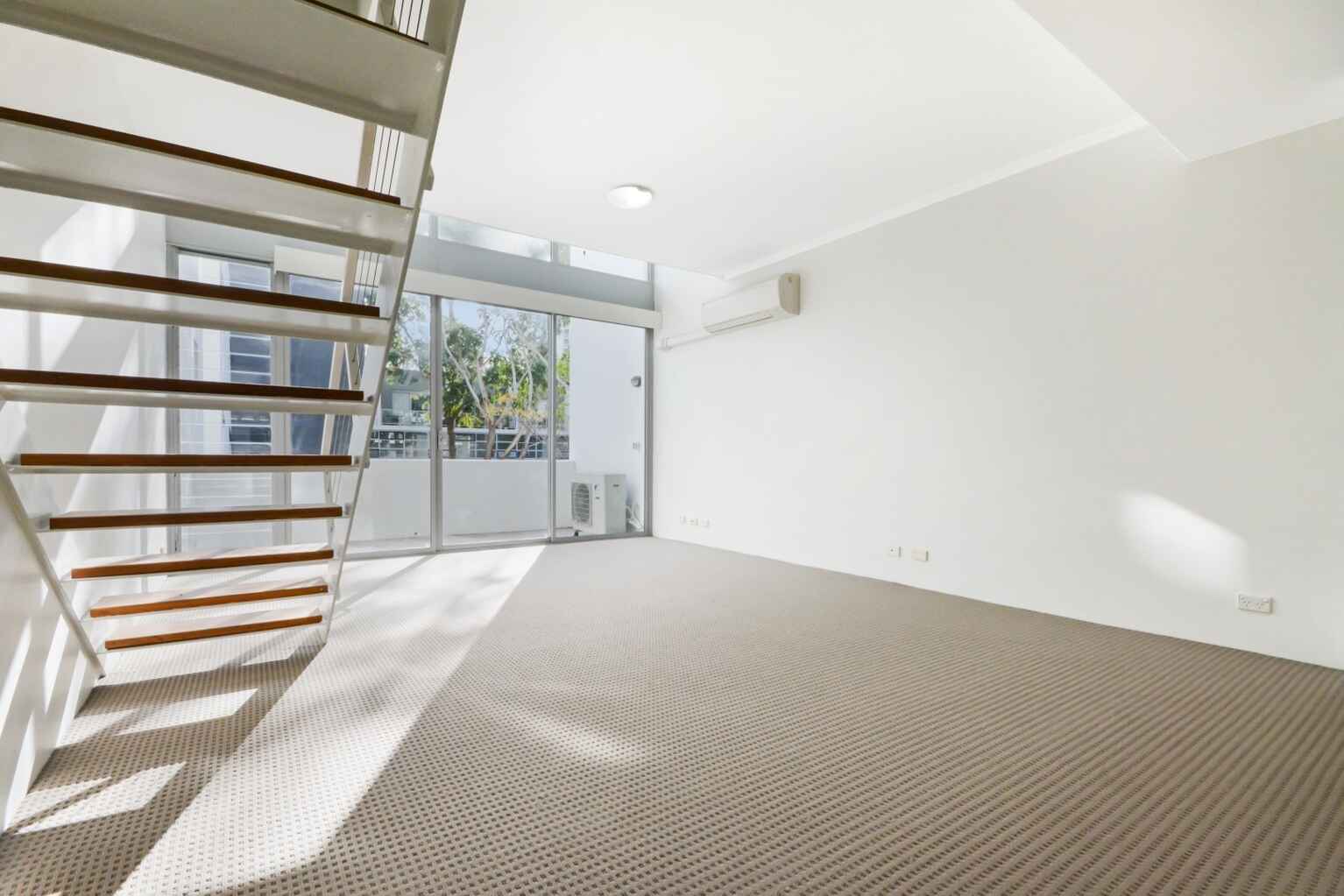 32/4 Grandstand Parade Zetland 32/4 Grandstand Parade Zetland