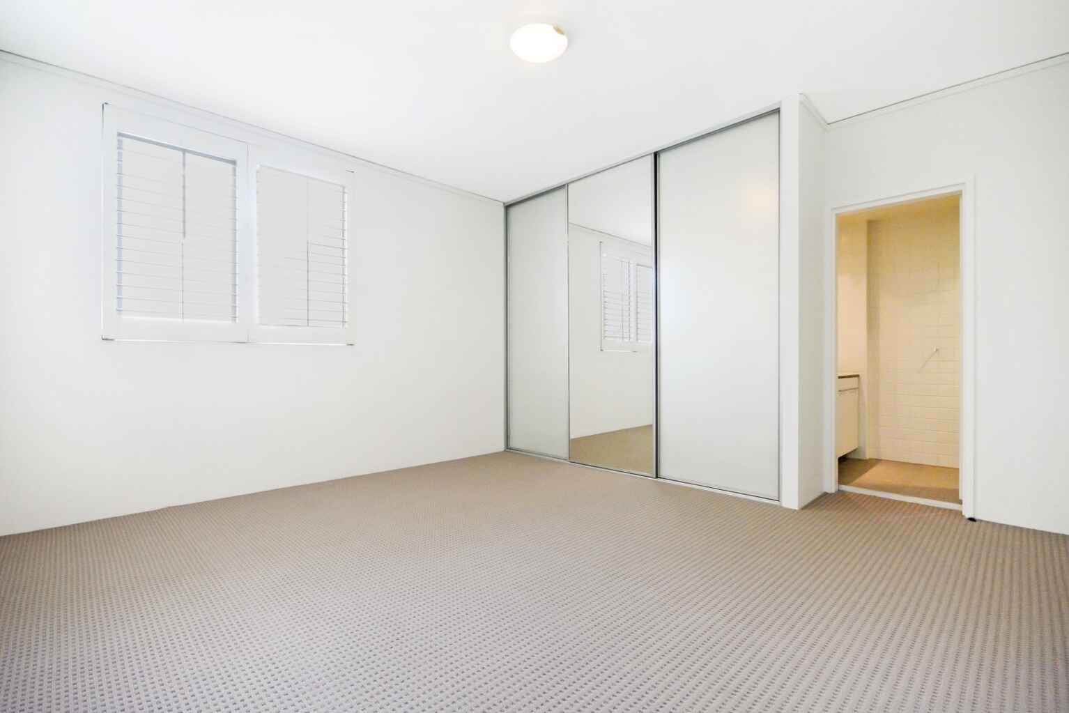 32/4 Grandstand Parade Zetland 32/4 Grandstand Parade Zetland