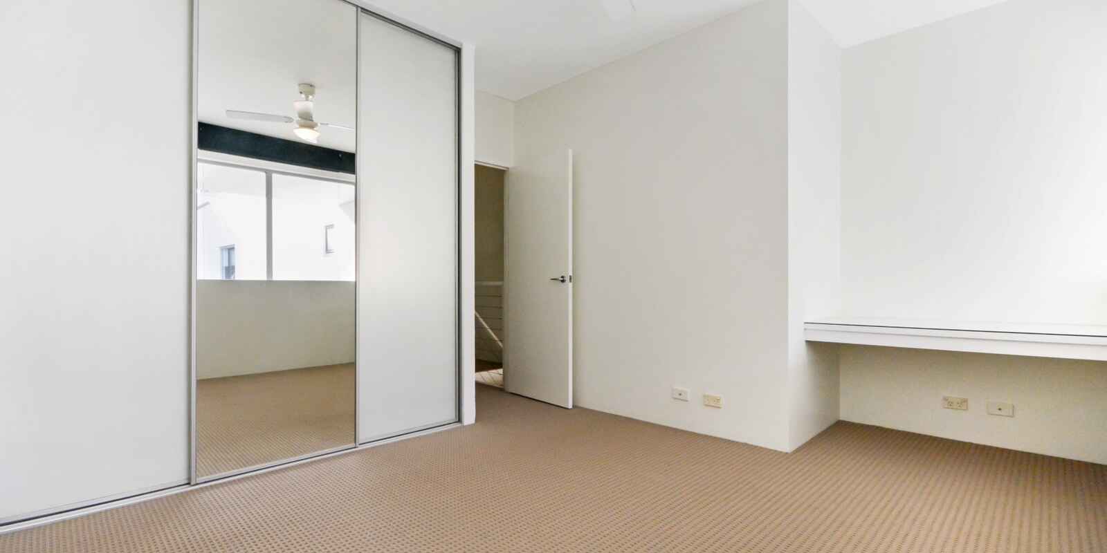 32/4 Grandstand Parade Zetland 32/4 Grandstand Parade Zetland