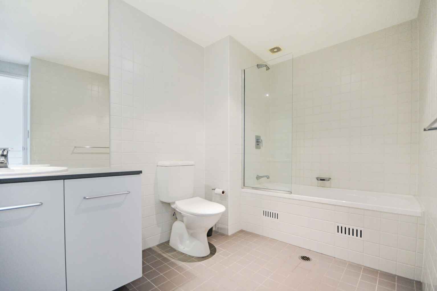 32/4 Grandstand Parade Zetland 32/4 Grandstand Parade Zetland