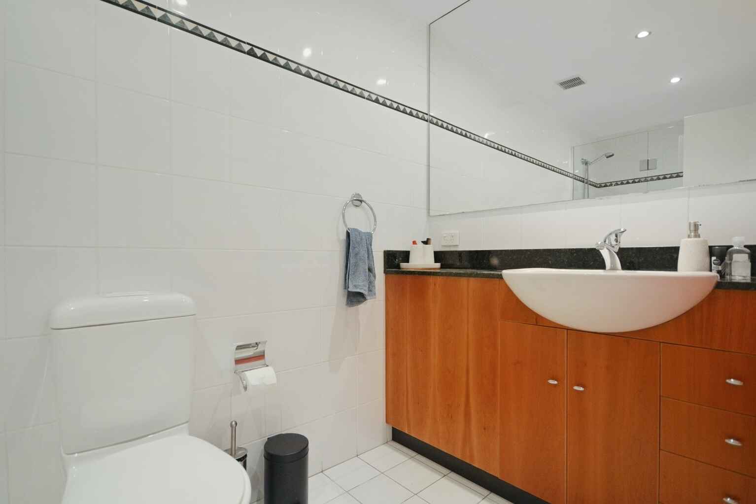 1/104 Beach Road Bondi Beach 1/104 Beach Road Bondi Beach