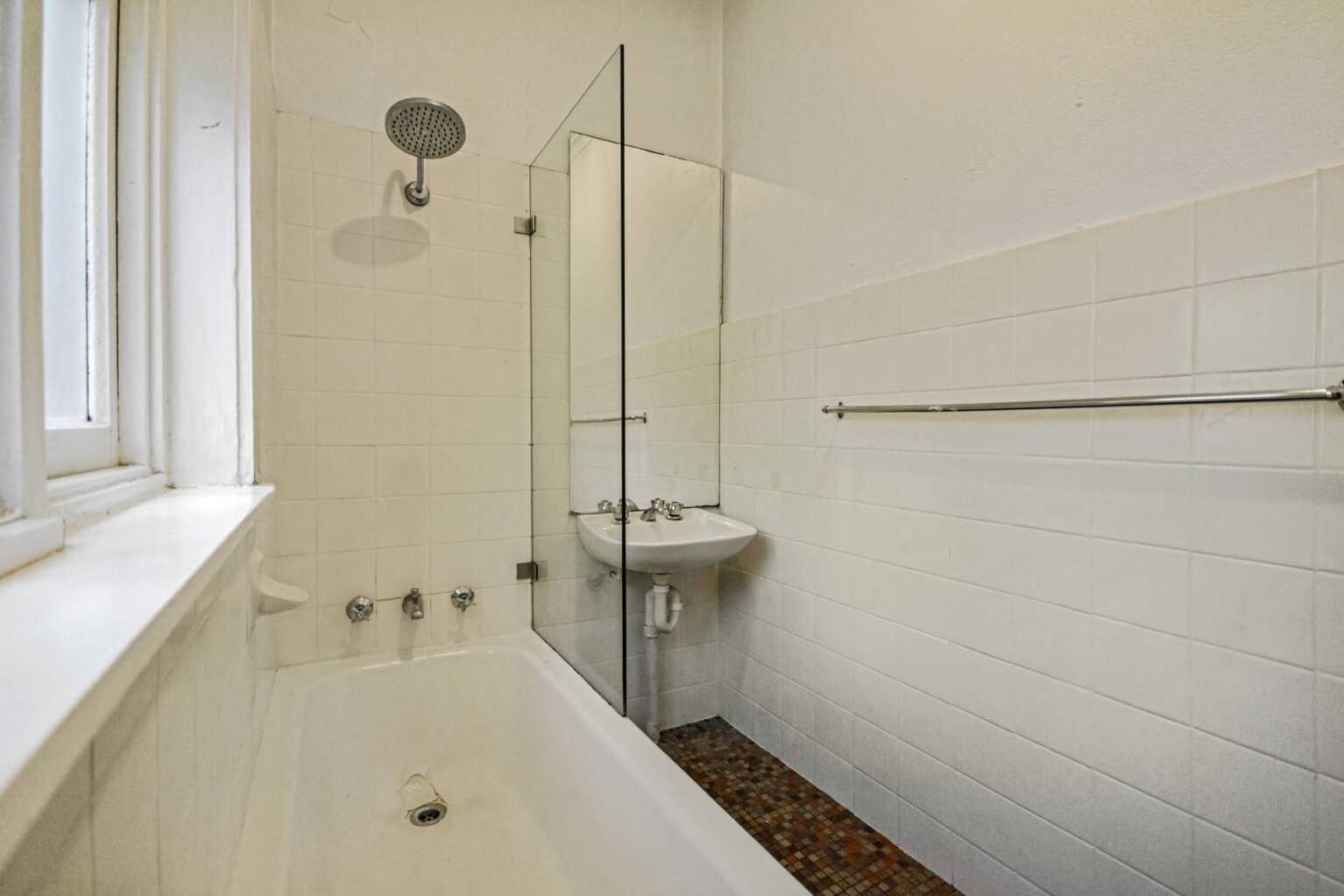 2/10 Bates Avenue Paddington