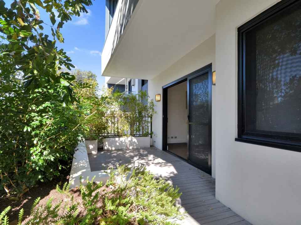 2/403 Old South Head Road North Bondi
