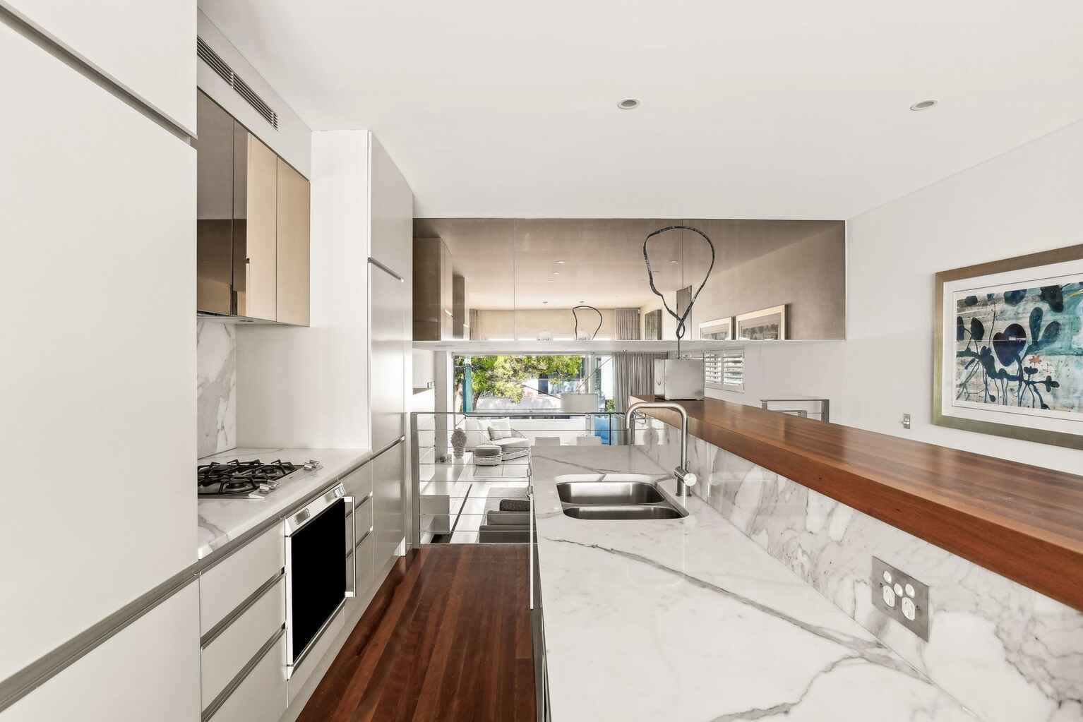 7/2 Ian Street Rose Bay