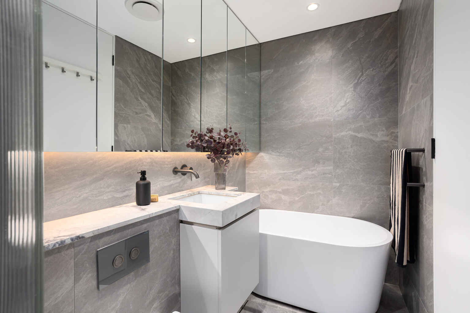 2/1 Spencer Street Rose Bay