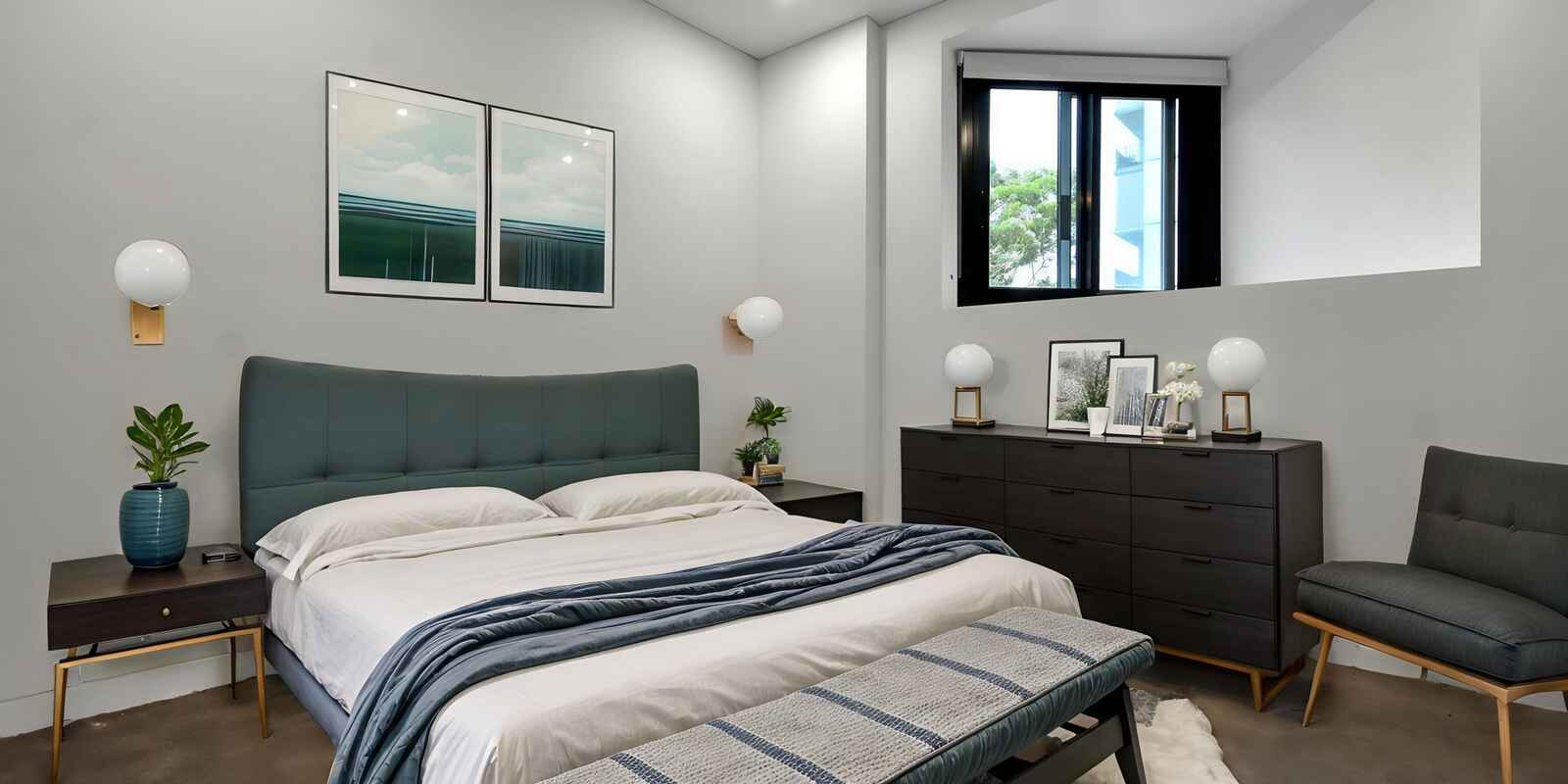 LW03/16A Llandaff Bondi Junction LW03/16A Llandaff Bondi Junction