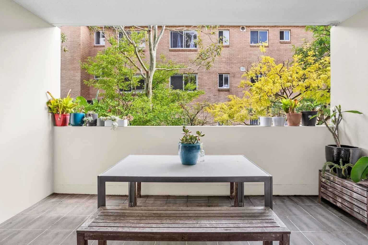 4/11 Flood Street Bondi