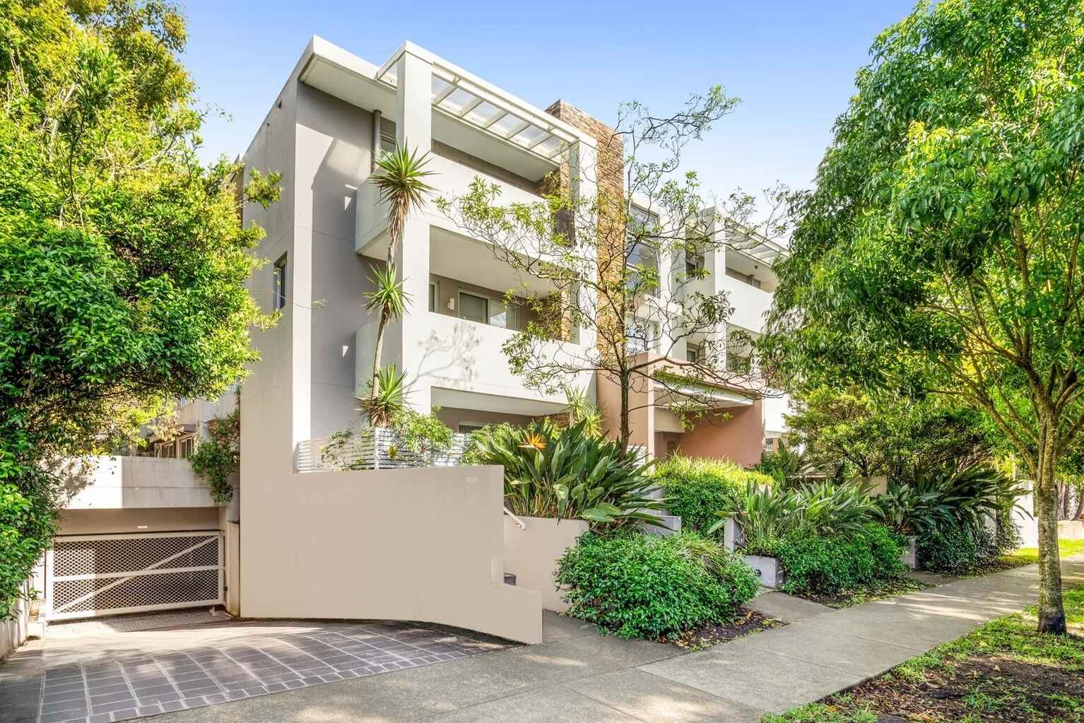 4/11 Flood Street Bondi