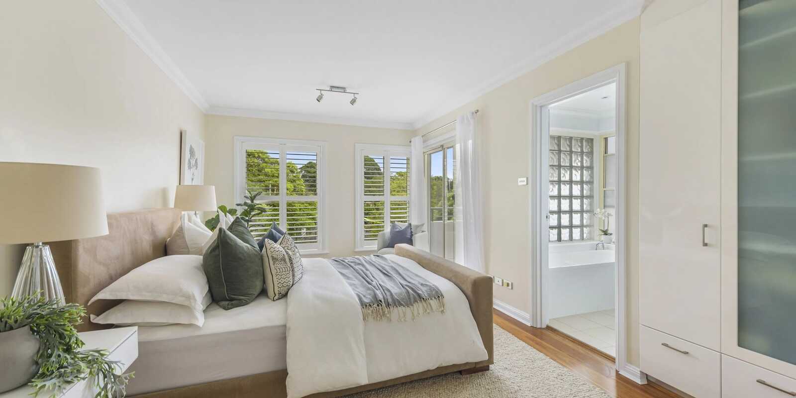 2/4 Albemarle Avenue Rose Bay