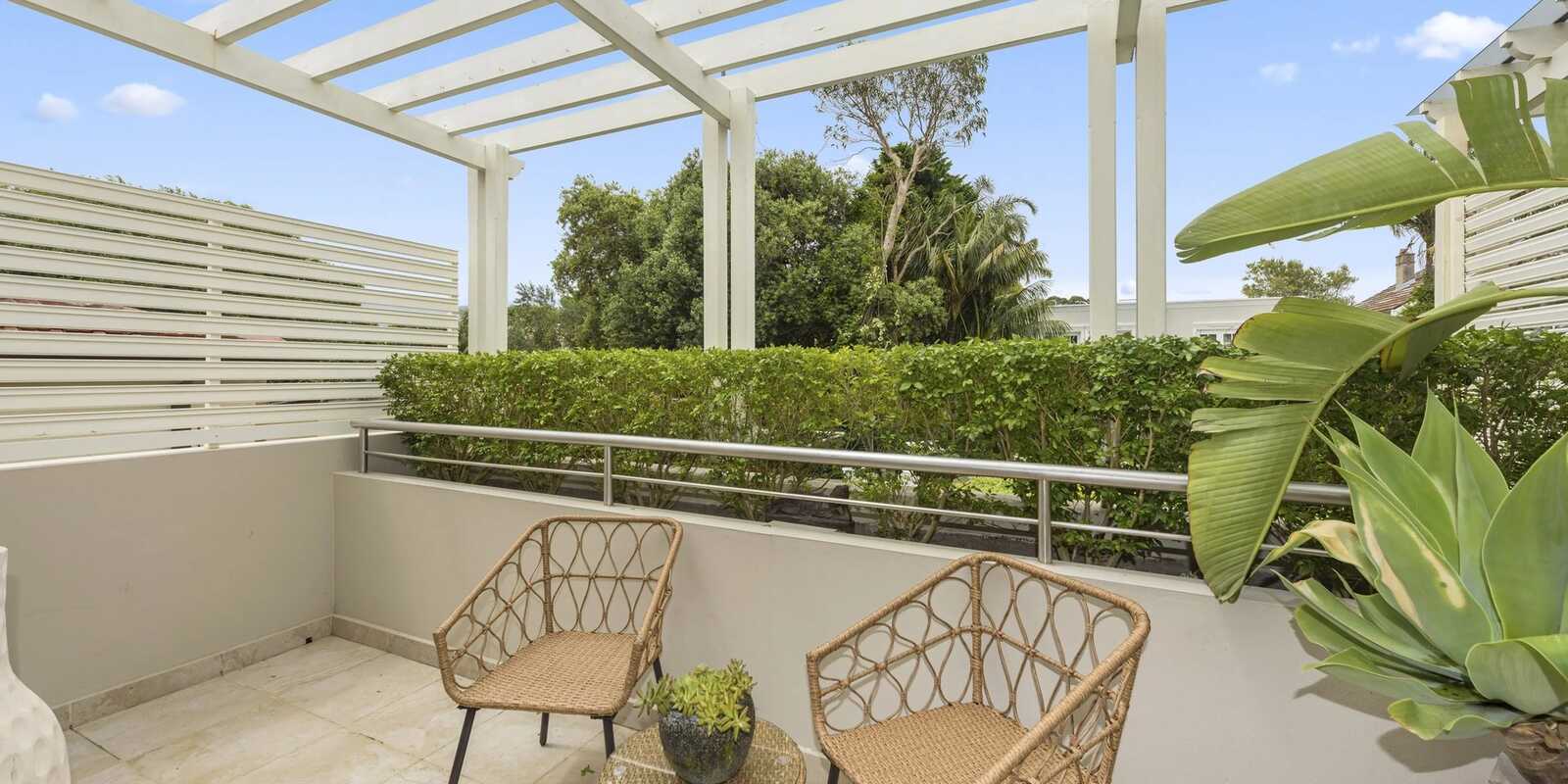 2/4 Albemarle Avenue Rose Bay