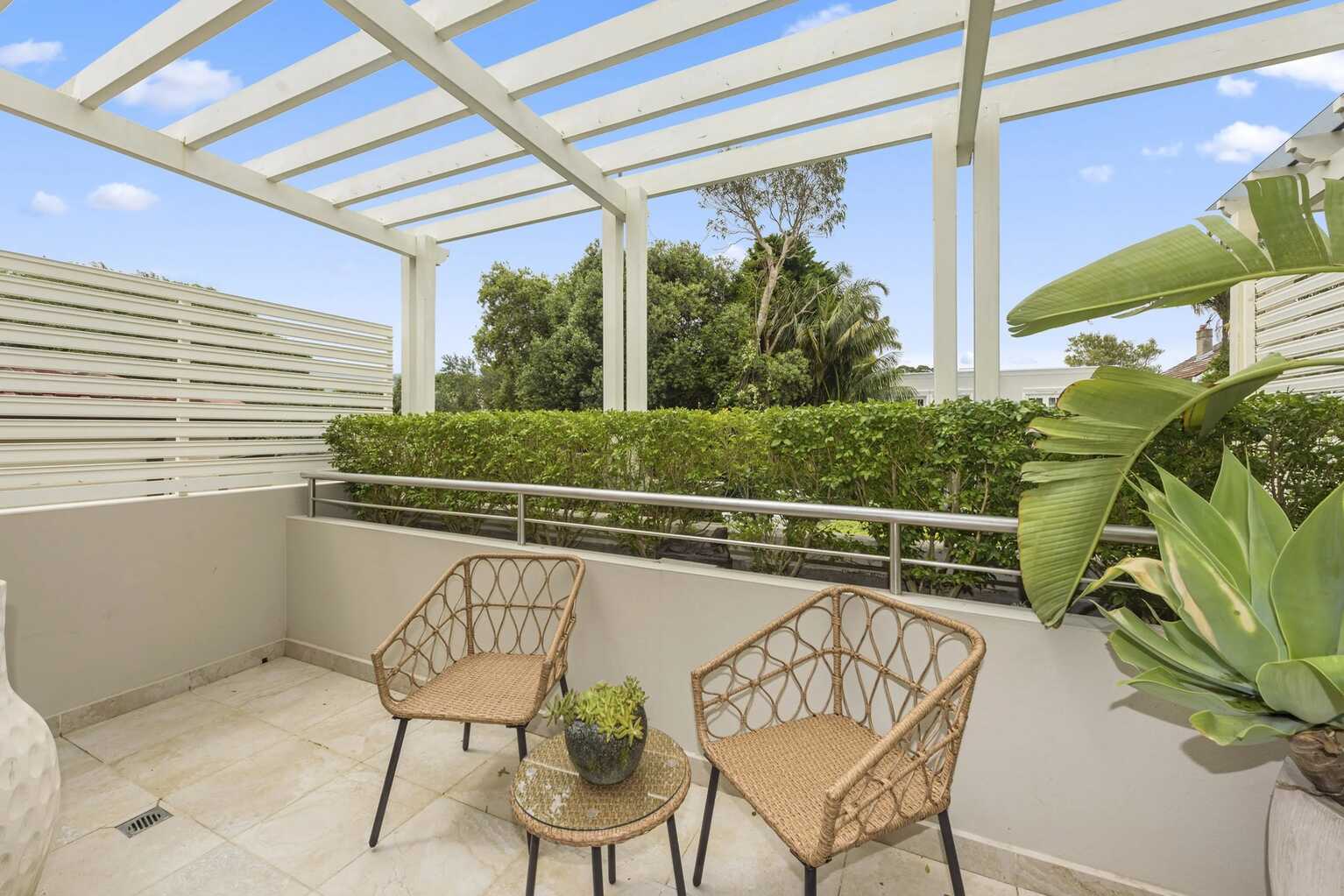2/4 Albemarle Avenue Rose Bay