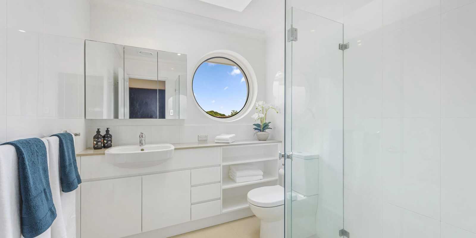 2/4 Albemarle Avenue Rose Bay