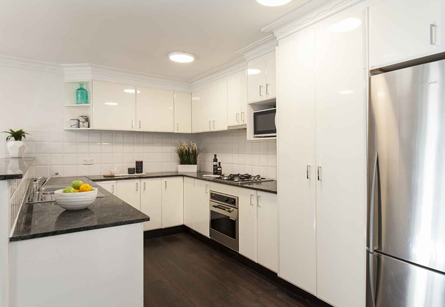 2/4 Warners Avenue North Bondi