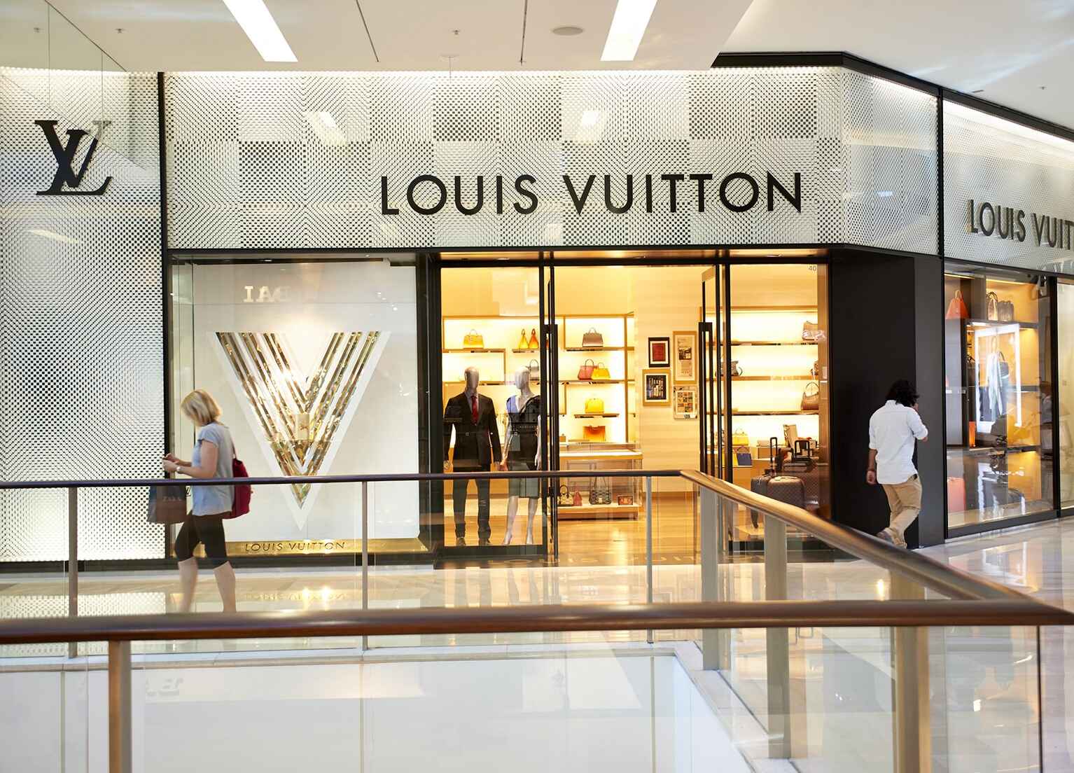 "BONDI CENTRAL" 1, 2 & 3 Bed/32-42 Spring Street Bondi Junction