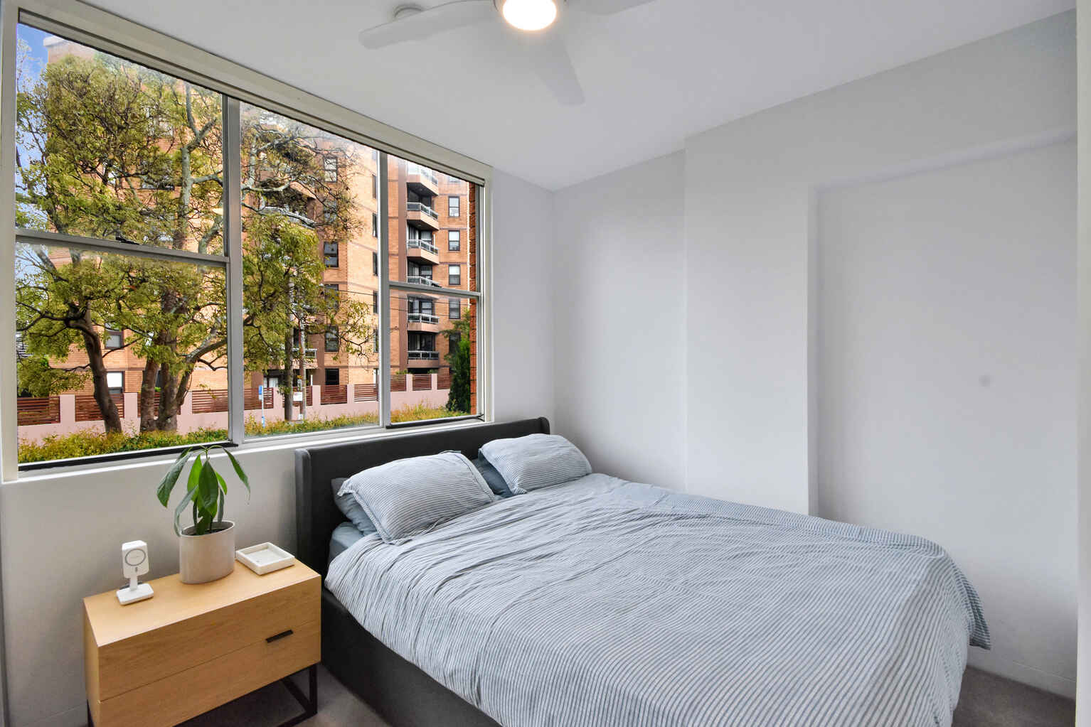 16/1 Cook Road Centennial Park