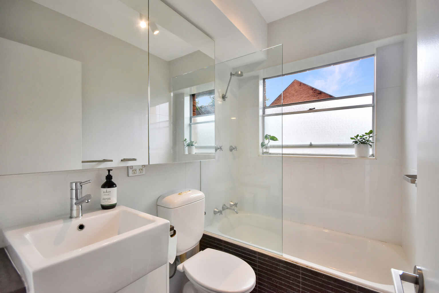 16/1 Cook Road Centennial Park